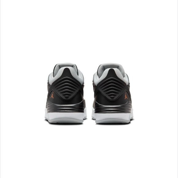 Like New Jordan Max Aura 5 Big Kids Sneakers - Picture 4 of 6